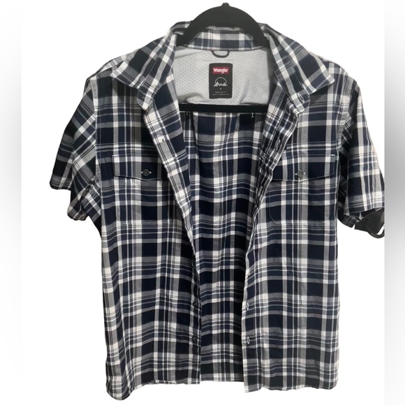 Wrangler Mesh Vent Short Sleeve Button Down Shirt M - Picture 2 of 6